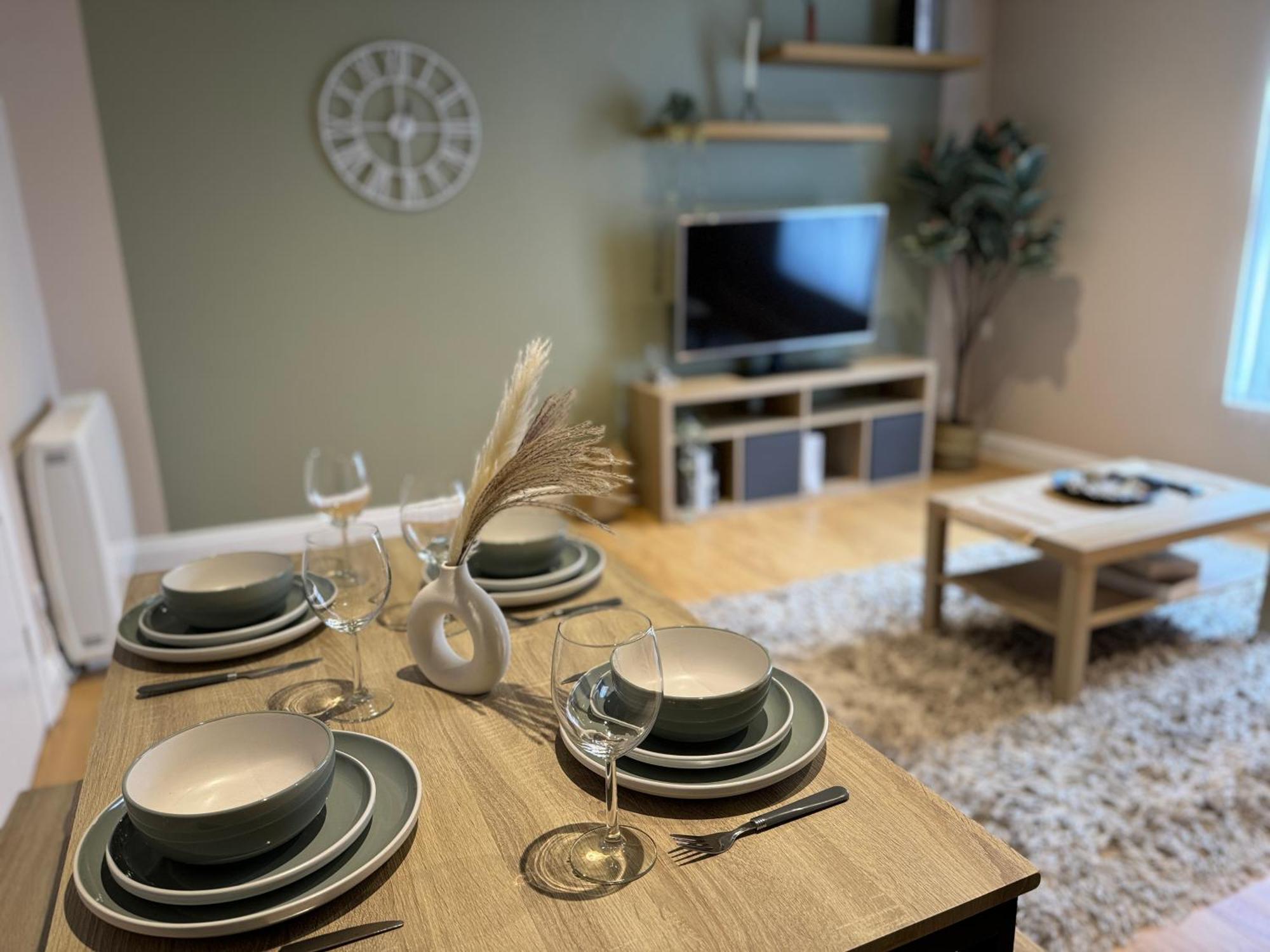 Group Bookings: Up To 30 Guests Across 5 Spacious Flats! Keyless Access Free Wifi & Parking Бирмингем Экстерьер фото