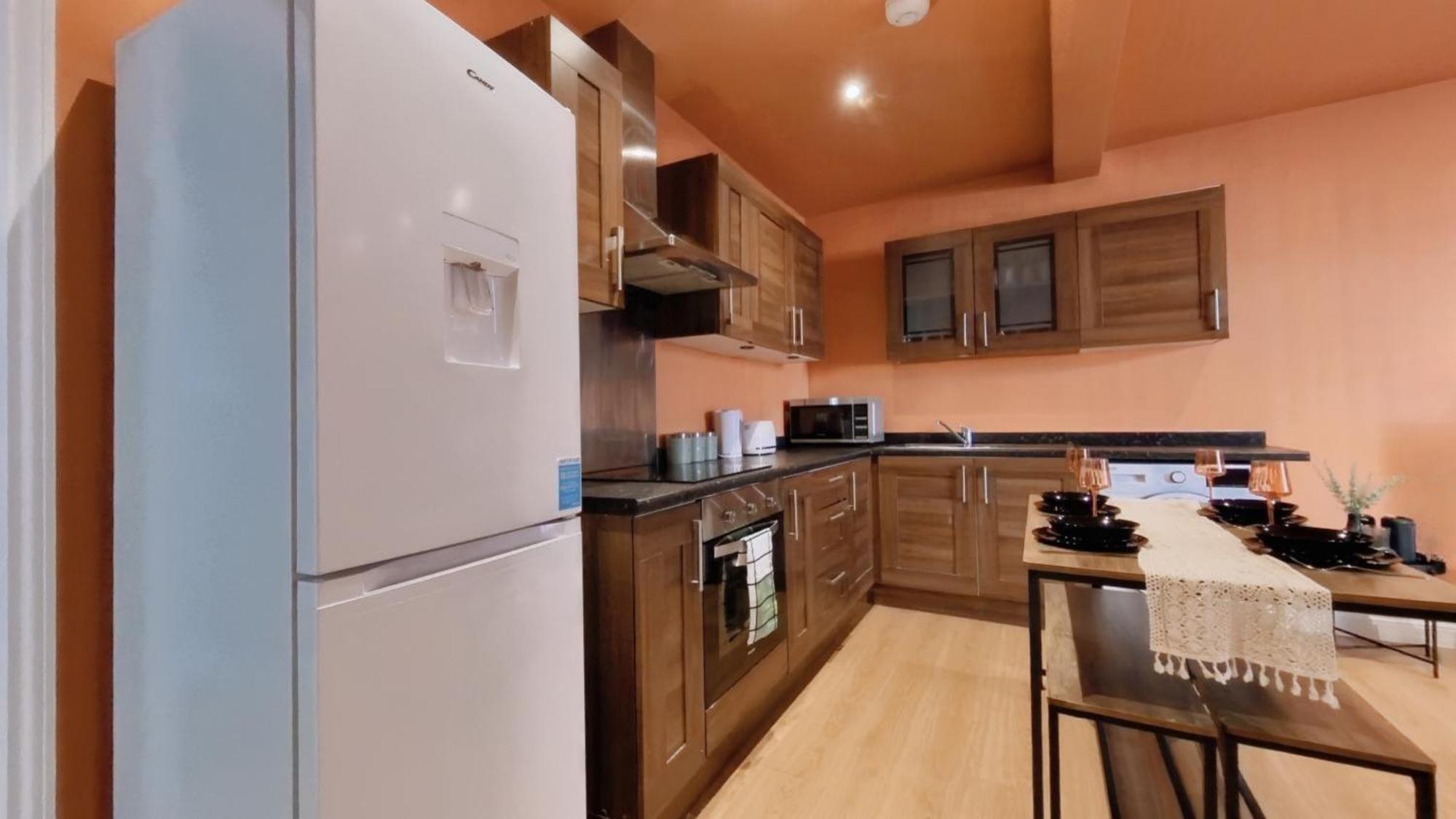 Group Bookings: Up To 30 Guests Across 5 Spacious Flats! Keyless Access Free Wifi & Parking Бирмингем Экстерьер фото